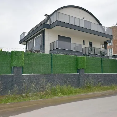 Sahnaz Suits Prázdninový dům